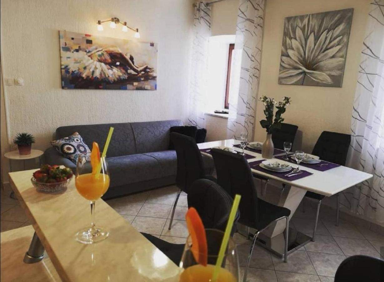 Holiday House Pasjak Sapjane Esterno foto